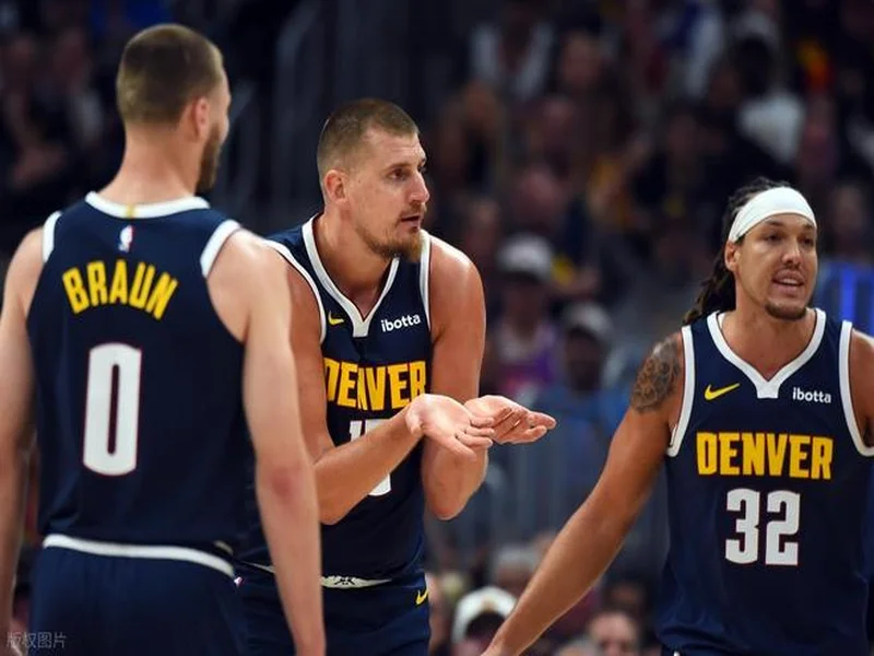 邮报:帕尔默有望战巴萨时复出,拉维亚将至少伤缺一个月